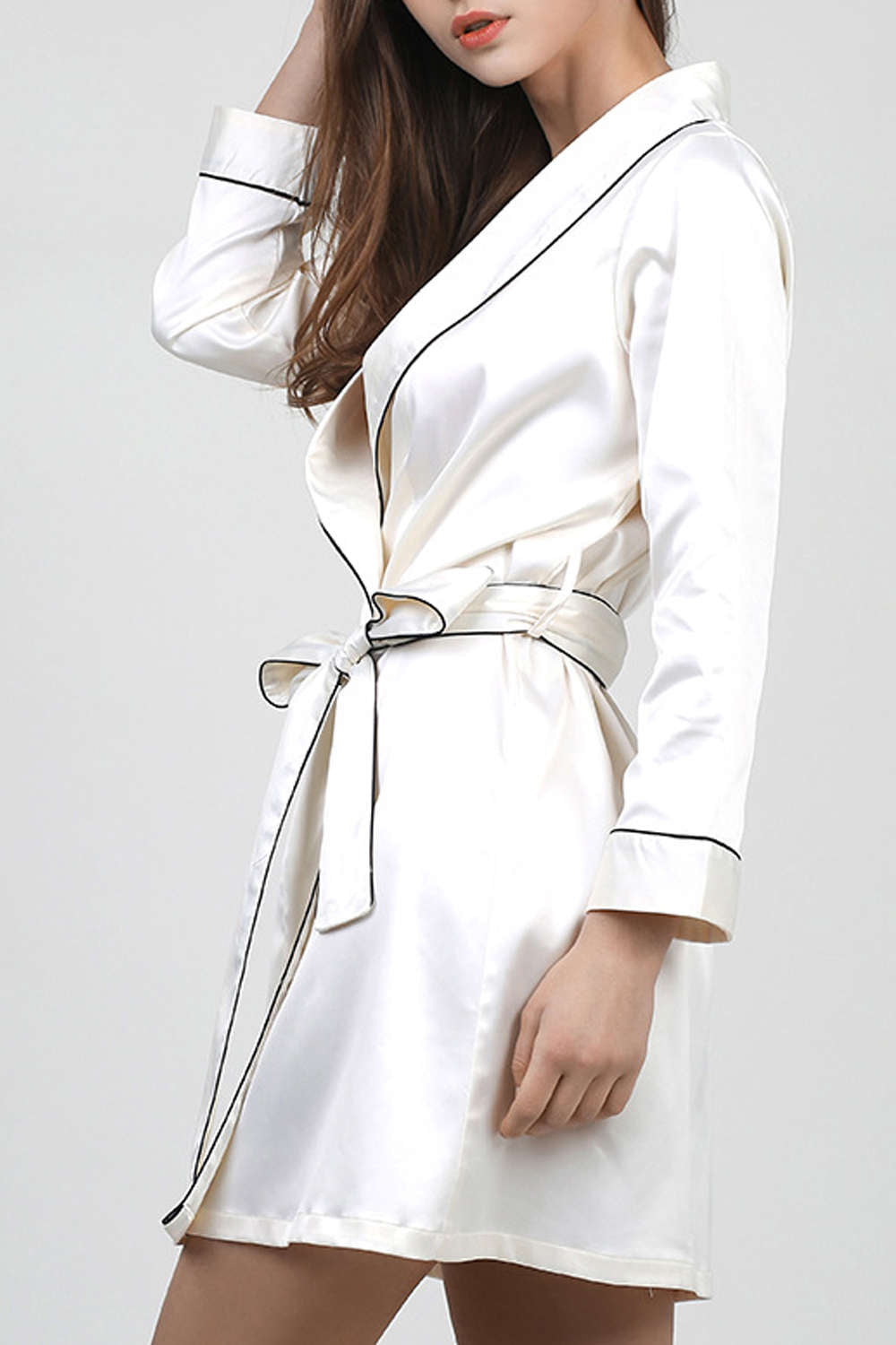 Iyasson Long Sleeve Contrast Piping Robe