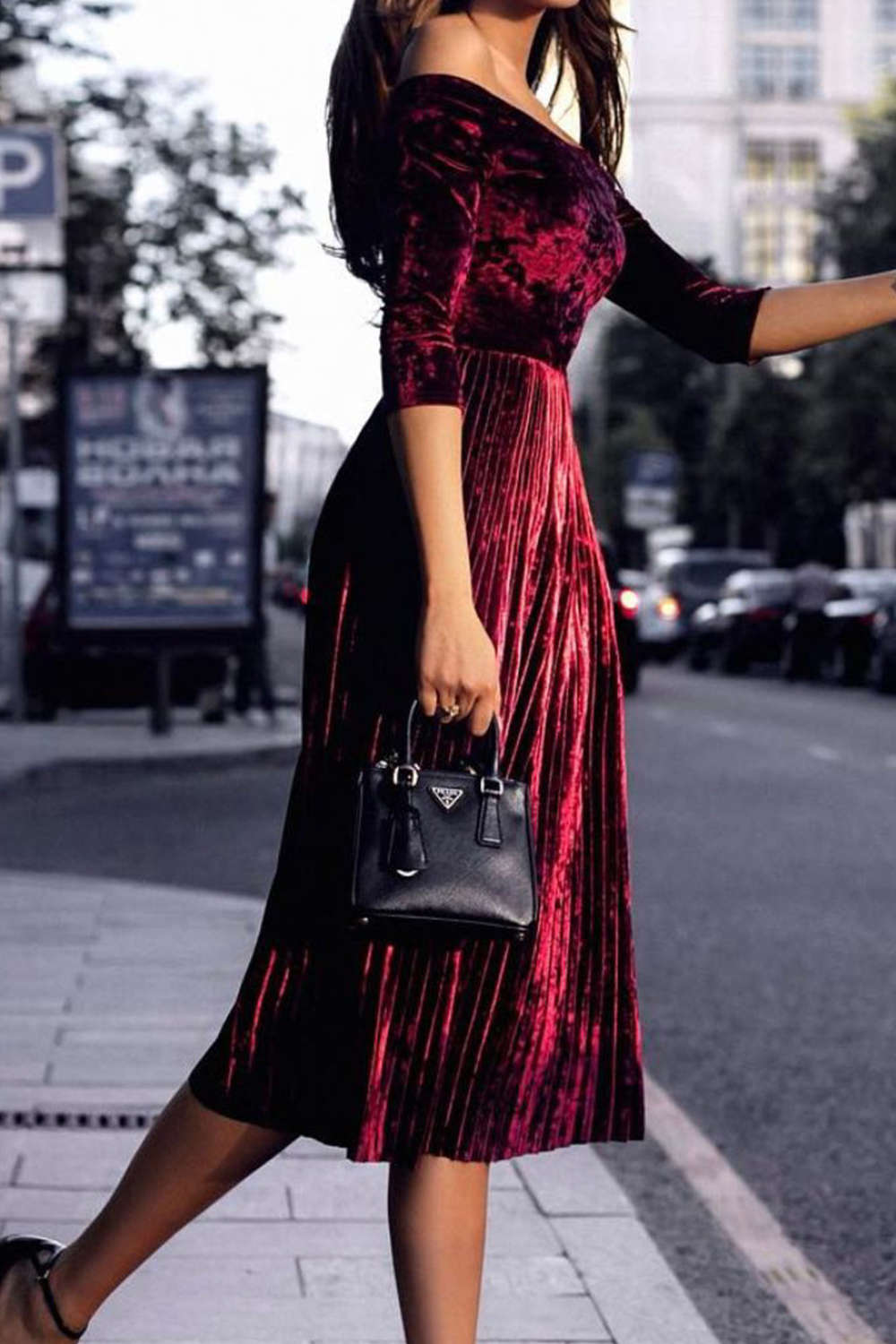 Iyasson Off-the-Shoulder Velvet Dress