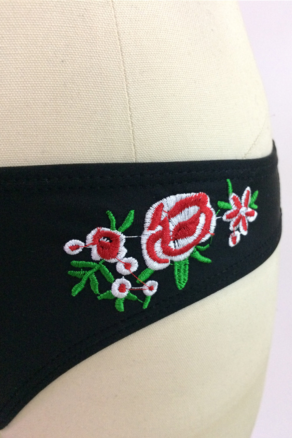 Iyasson Black Embroidery Falbala Halter Bikini Sets