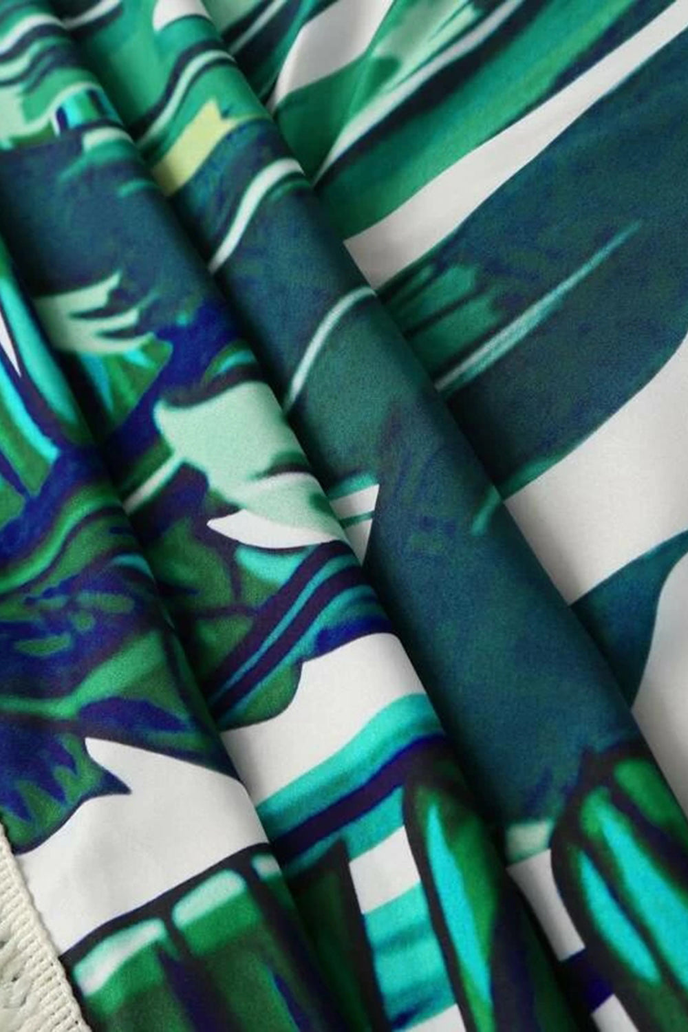 Random Printed Tassel Edge Roundie