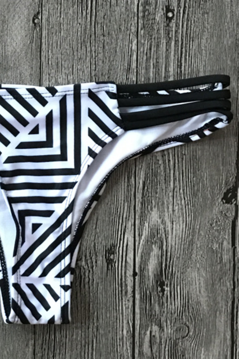 Iyasson Blue Geometric Pattern High-neck Bikini Set