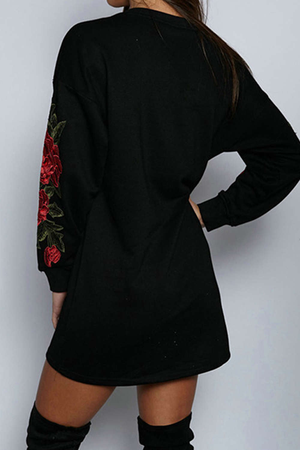Iyasson Rose Embroidered Long Sleeve Sweatshirt