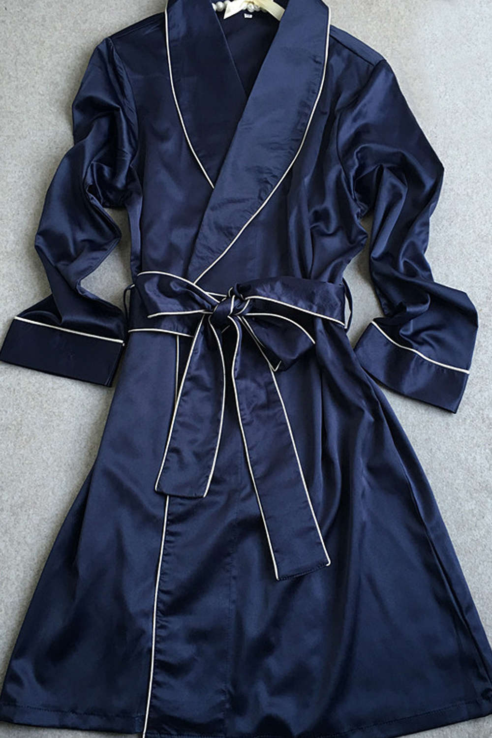 Iyasson Long Sleeve Contrast Piping Robe