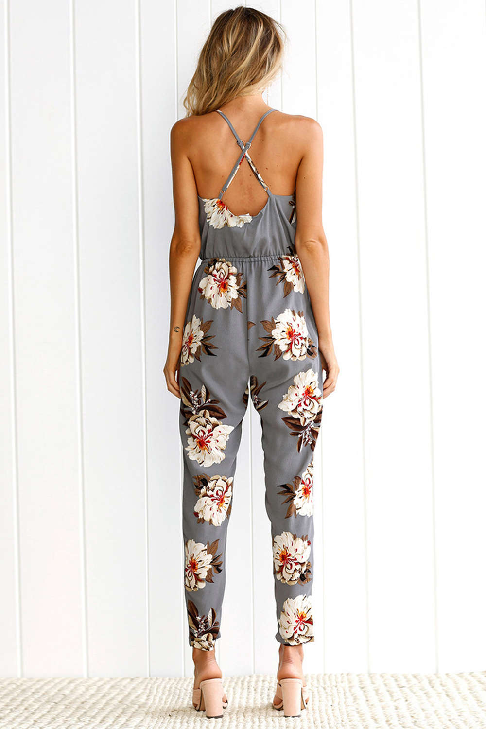 Iyasson Sleeveless Backless Floral Printed Jumpsuit