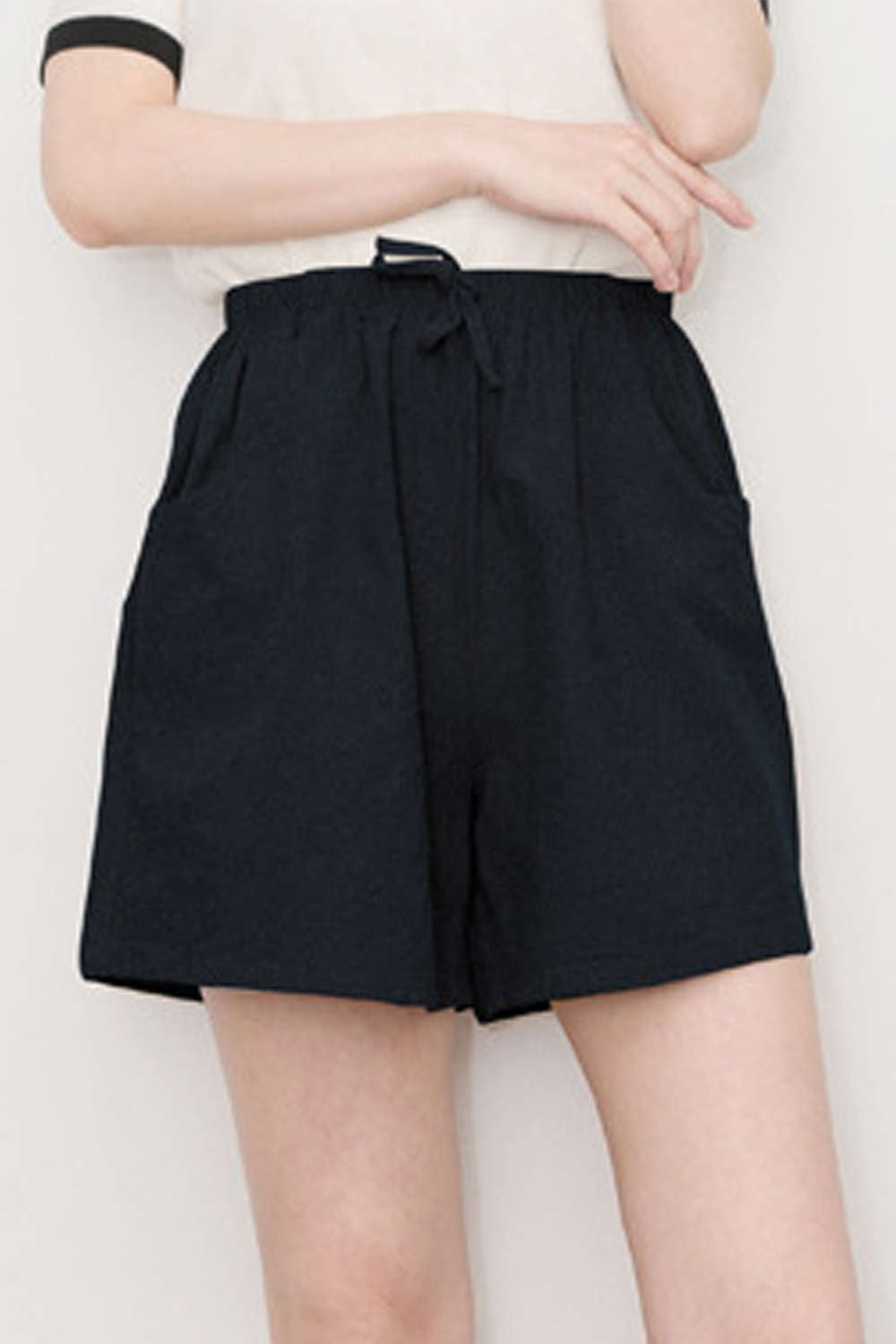 Iyasson Women's Drawstring Pocket Wide Leg Shorts